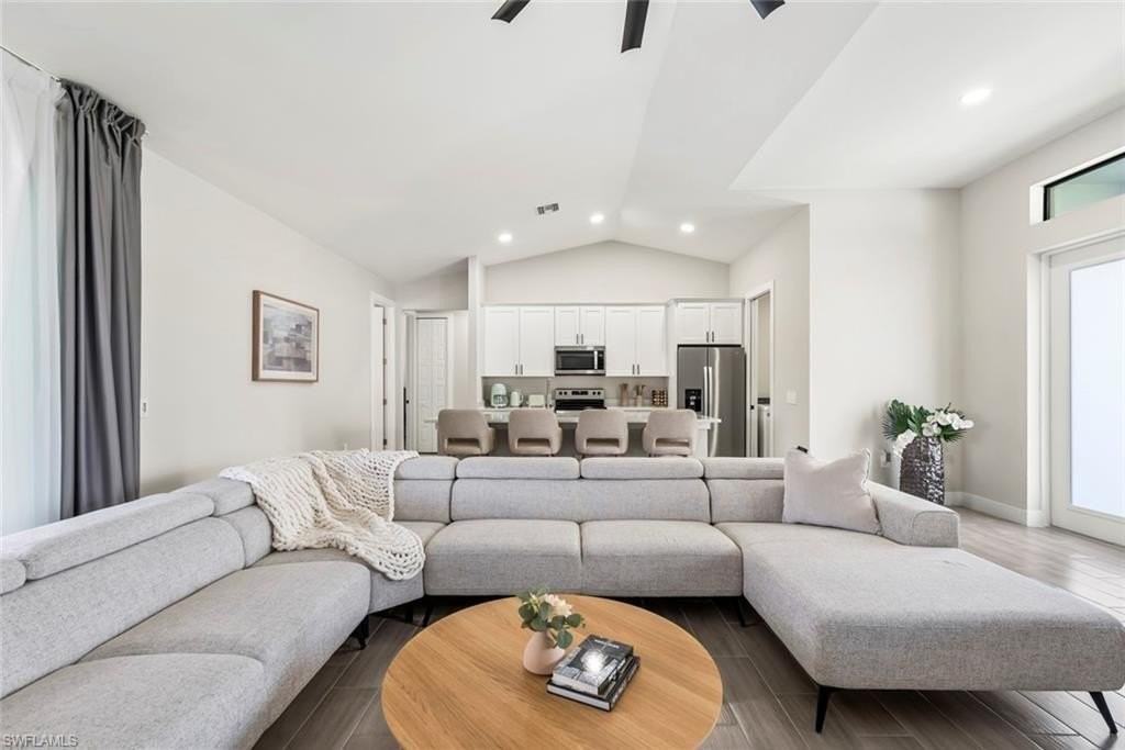 4600 Key Largo Ln - Photo 7 of 50