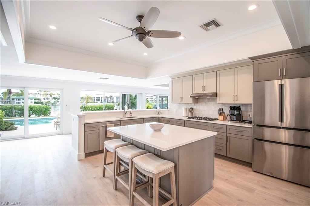 222 Bay Pt - Photo 2 of 38