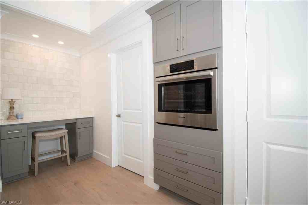 222 Bay Pt - Photo 7 of 38