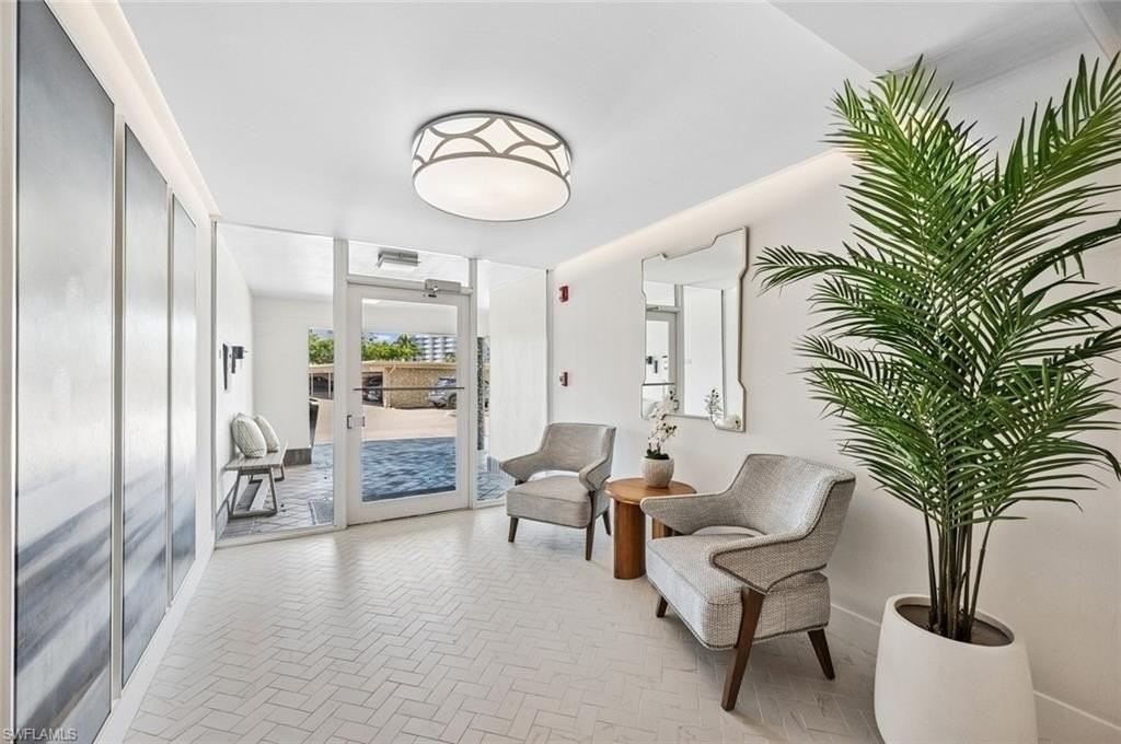 3410 Gulf Shore Blvd N Apt 403 #403 - Photo 7 of 45