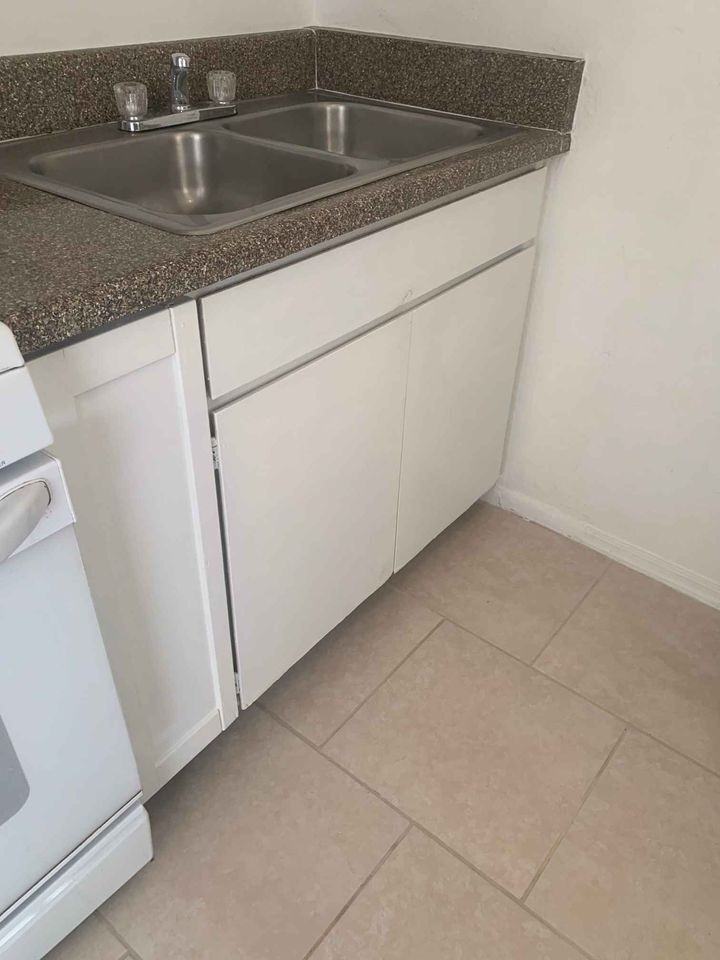 125 East 34th Street - Photo 3 of 30