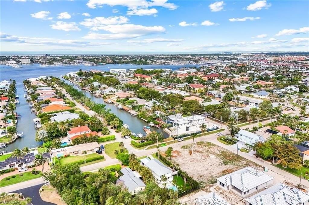 1437 Sandpiper St - Photo 3 of 37