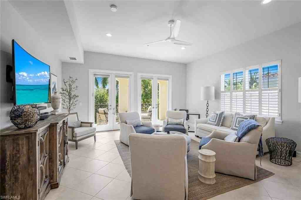 2851 Tiburon Blvd E Unit 9-103 #9-103 - Photo 4 of 22