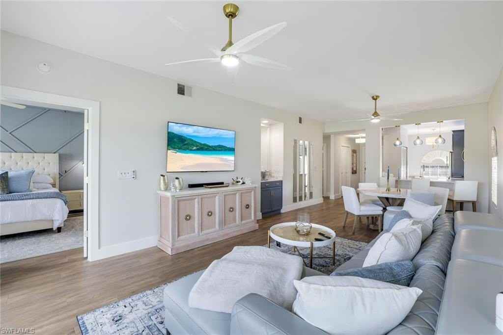 555 Augusta Blvd Apt 3-1 #3-1 - Photo 2 of 17