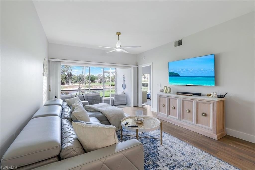 555 Augusta Blvd Apt 3-1 #3-1 - Photo 3 of 17