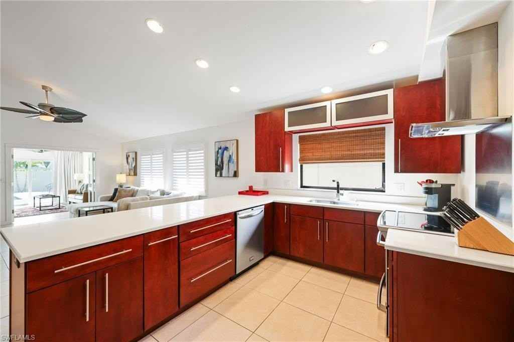 648 96th Ave N - Photo 7 of 37