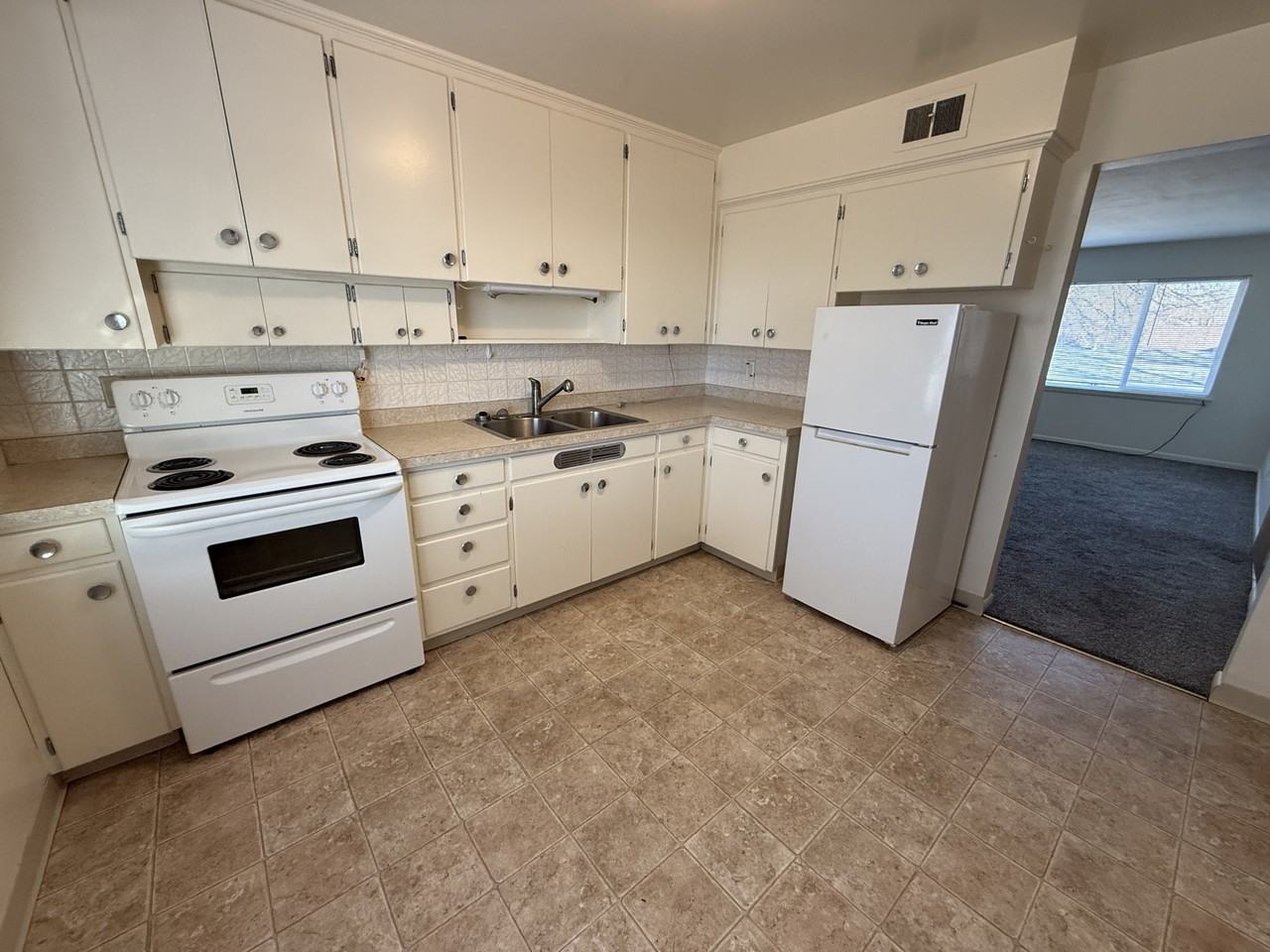 704 14th Street South - Photo 4 of 11