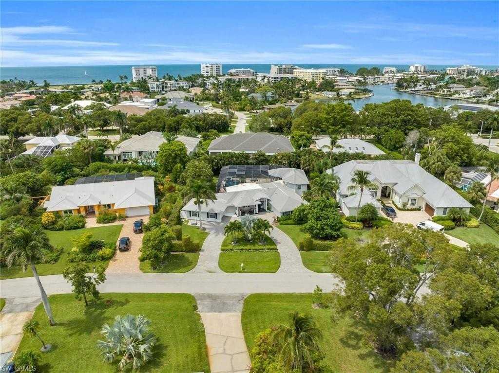 1627 Murex Ln - Photo 3 of 50