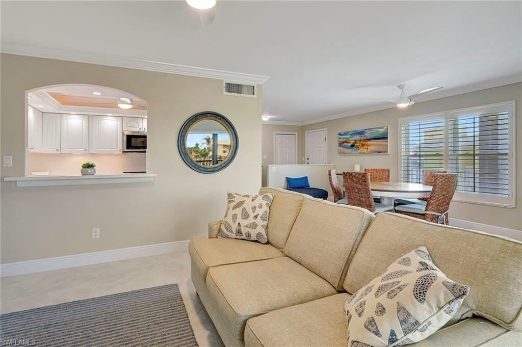 2880 Gulf Shore Blvd N Apt 410 #410 - Photo 7 of 37