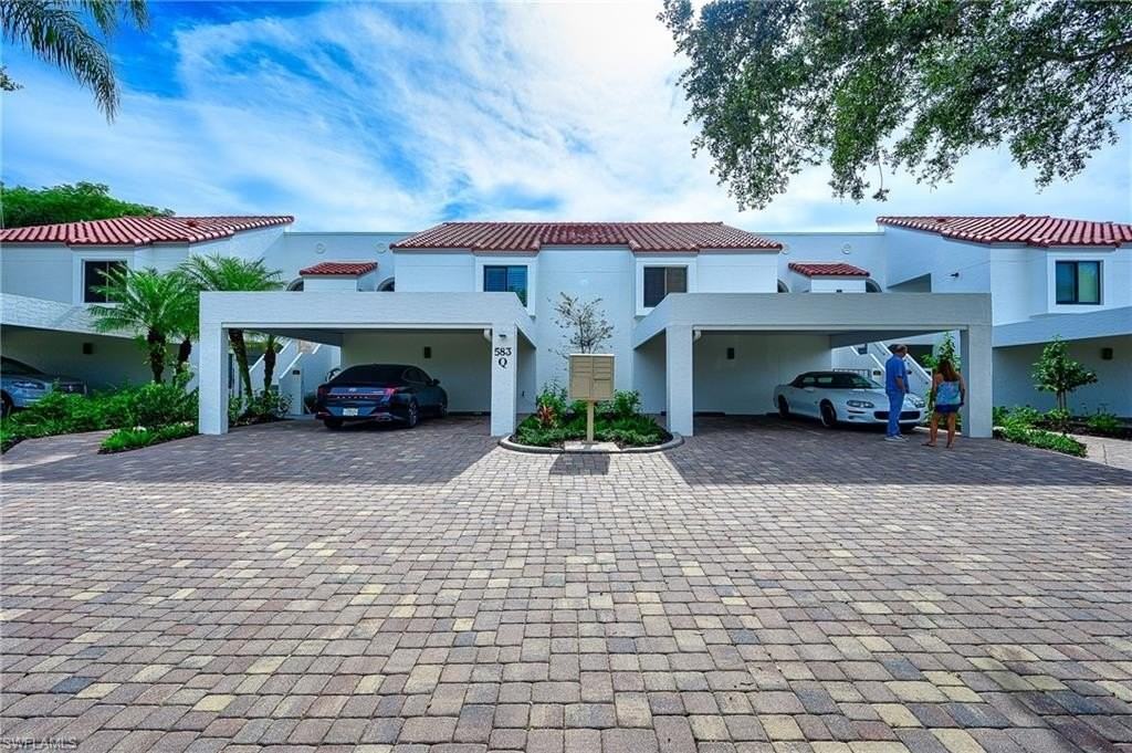 583 Beachwalk Cir Unit Q202 #Q202 - Photo 4 of 40