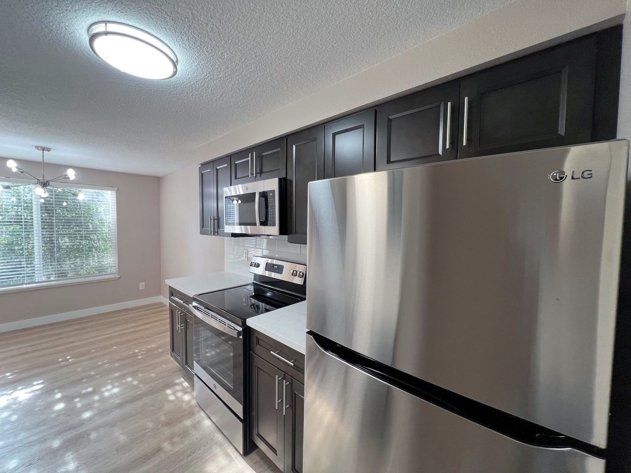 706 Browning Avenue South - Photo 3 of 23