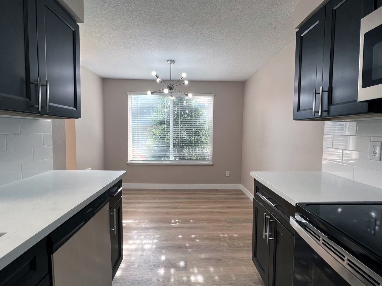 706 Browning Avenue South - Photo 4 of 23