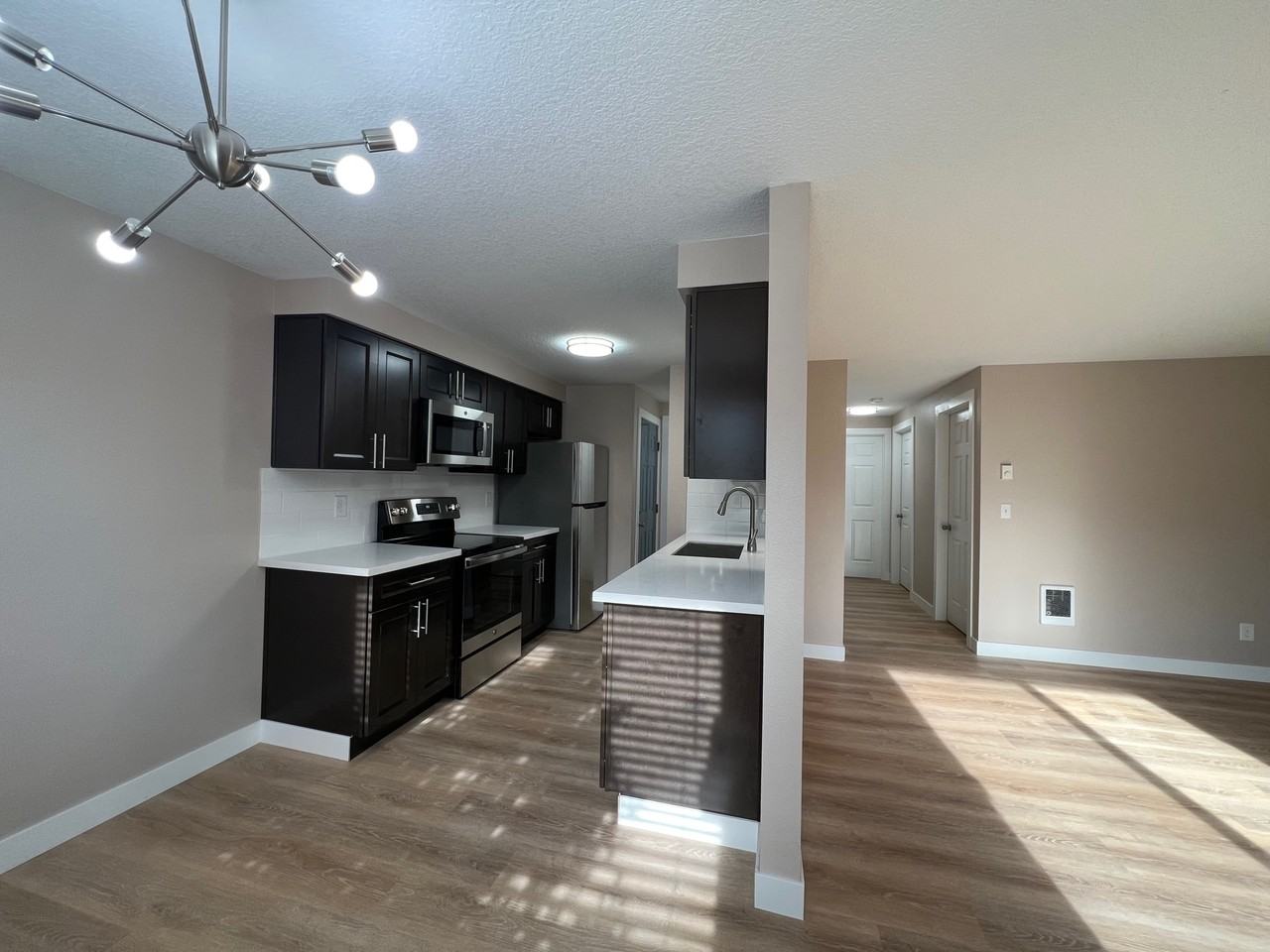 706 Browning Avenue South - Photo 6 of 23