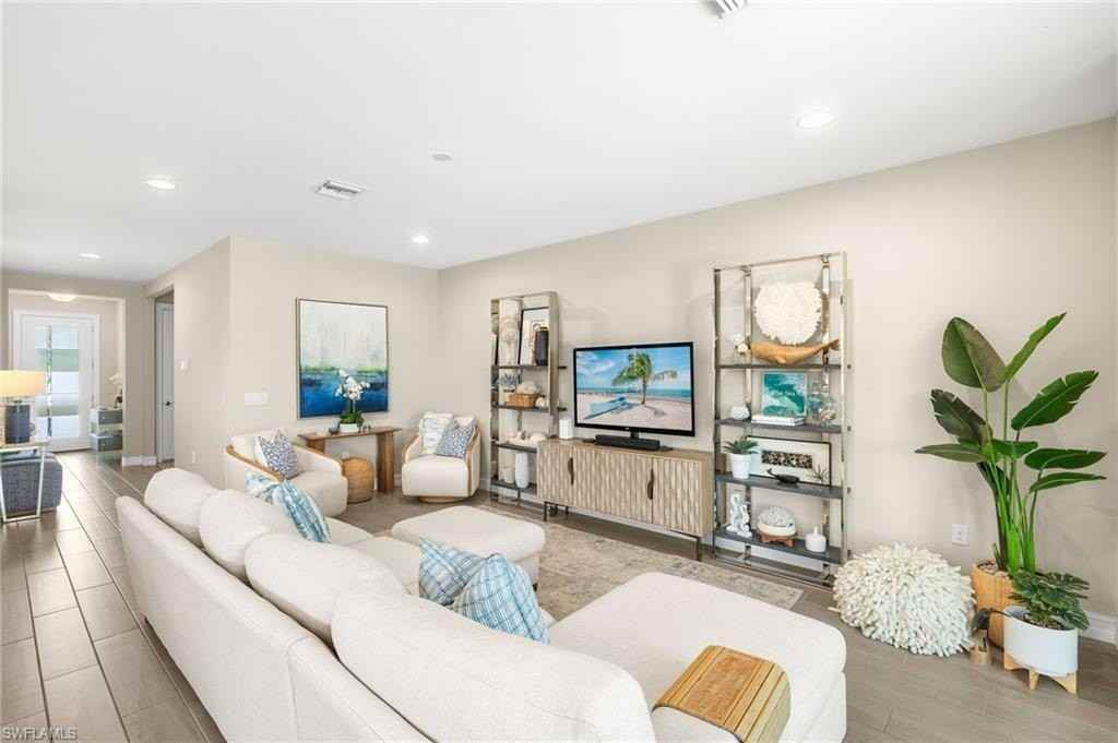 14546 Tropical Dr - Photo 2 of 39