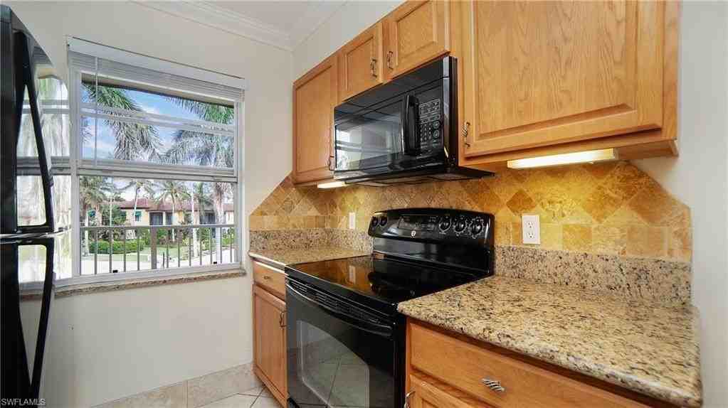 1666 Osprey Ave Apt 204 #204 - Photo 5 of 33