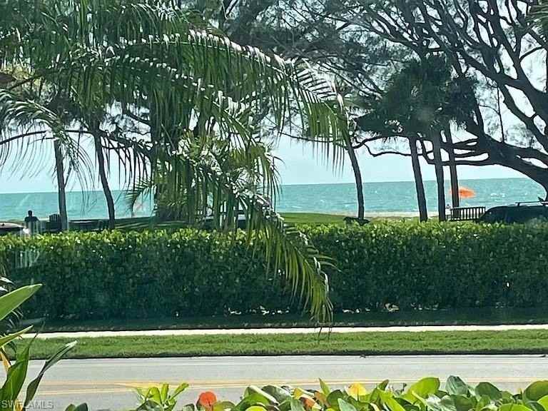 2100 Gulf Shore Blvd N Apt 100 #100 - Photo 2 of 17