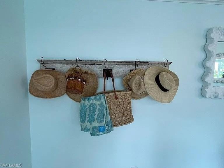 2100 Gulf Shore Blvd N Apt 100 #100 - Photo 4 of 17