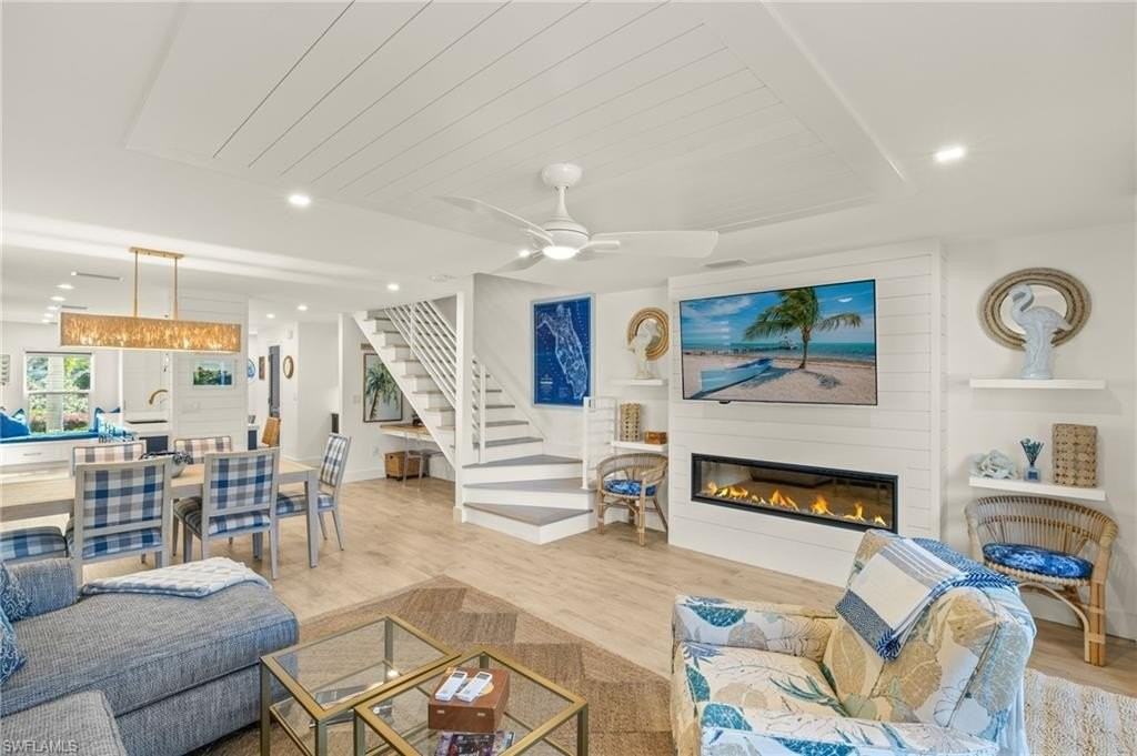 1060 6th St S Unit 1060 #1060 - Photo 4 of 26