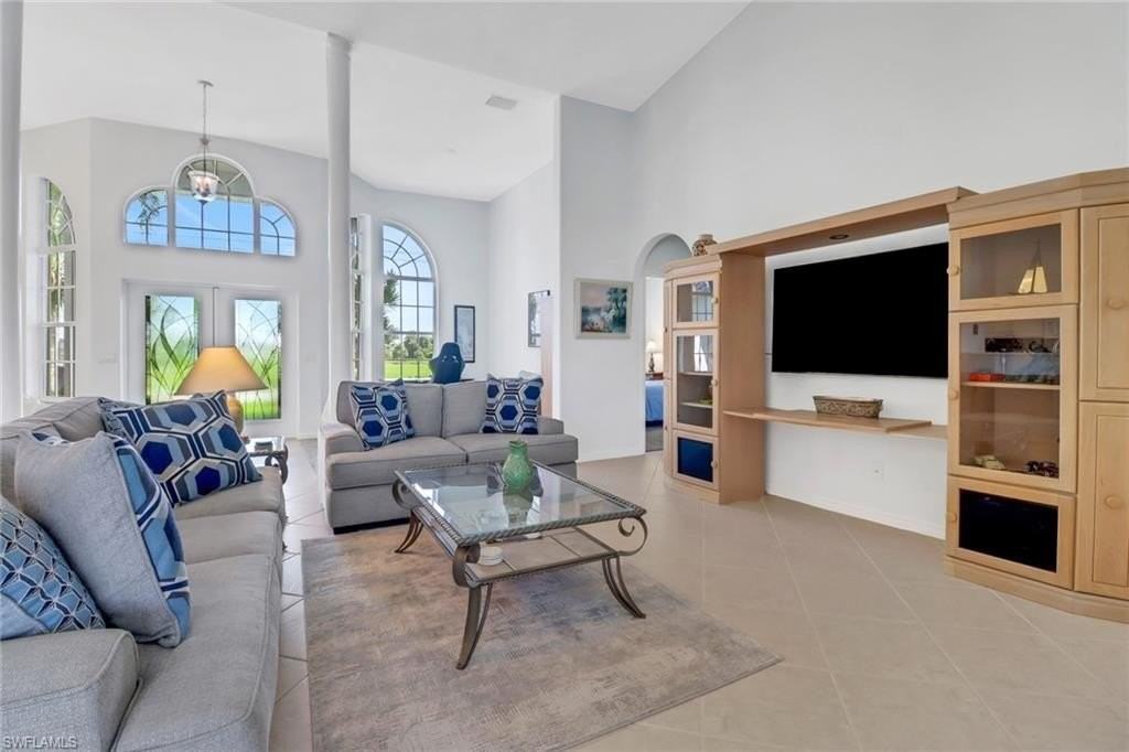 2202 Nw 38th Pl - Photo 3 of 30