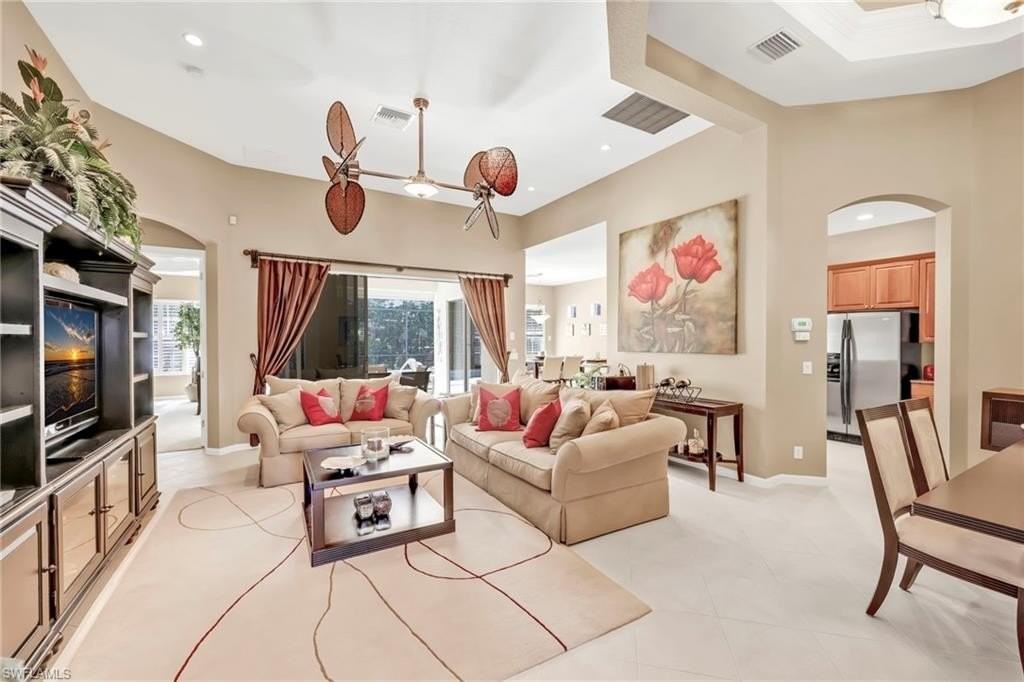 15864 Delaplata Ln - Photo 6 of 38