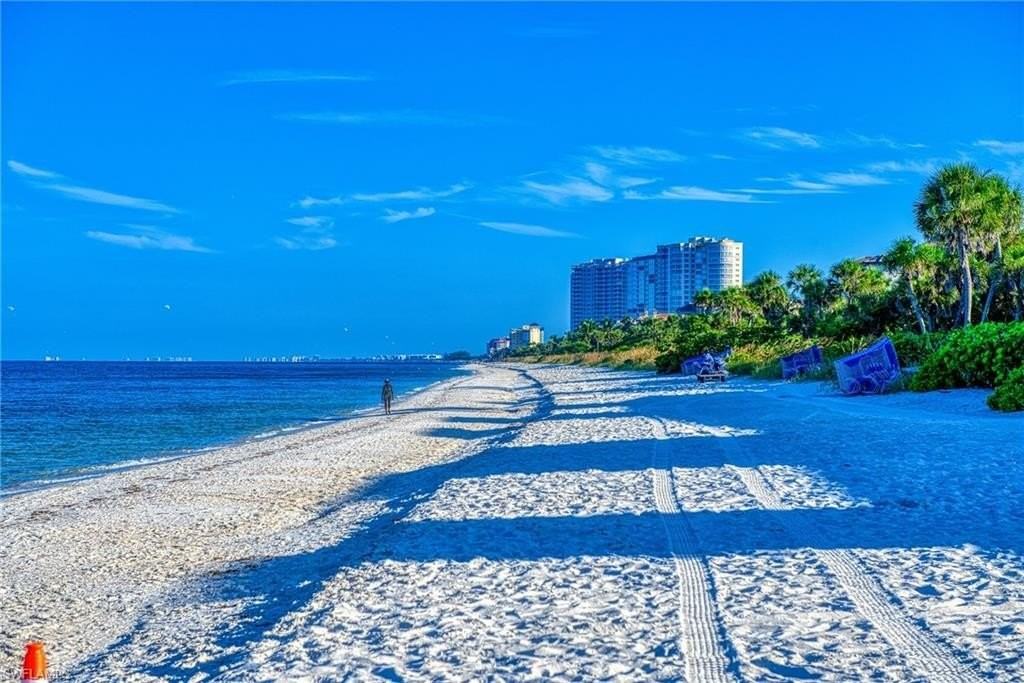 7117 Pelican Bay Blvd Apt 1001 #1001 - Photo 7 of 40