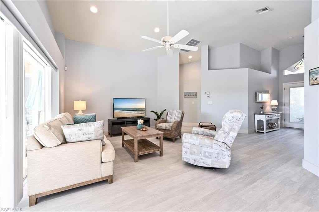 8449 Indian Wells Way - Photo 6 of 35