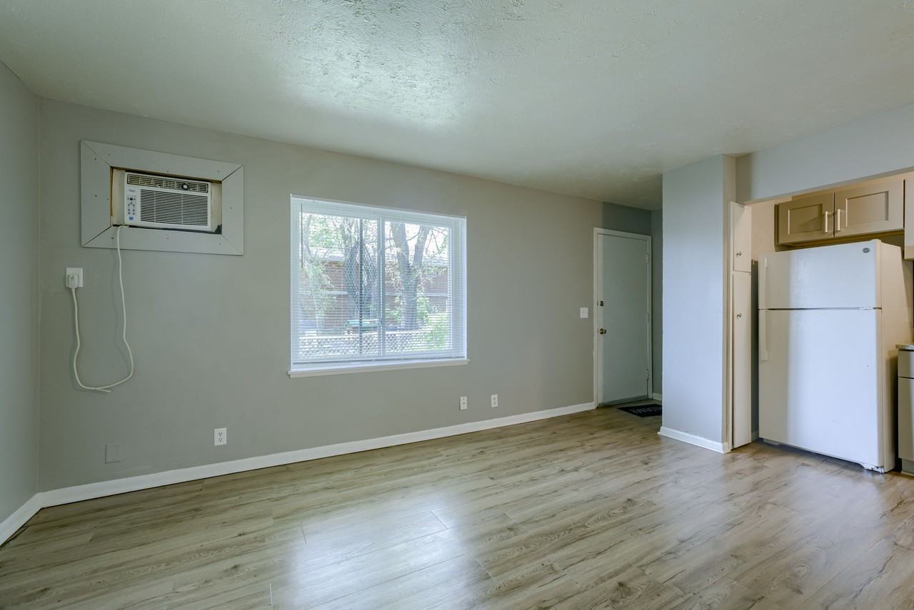 4505 LAFAYETTE AVENUE - Photo 3 of 12