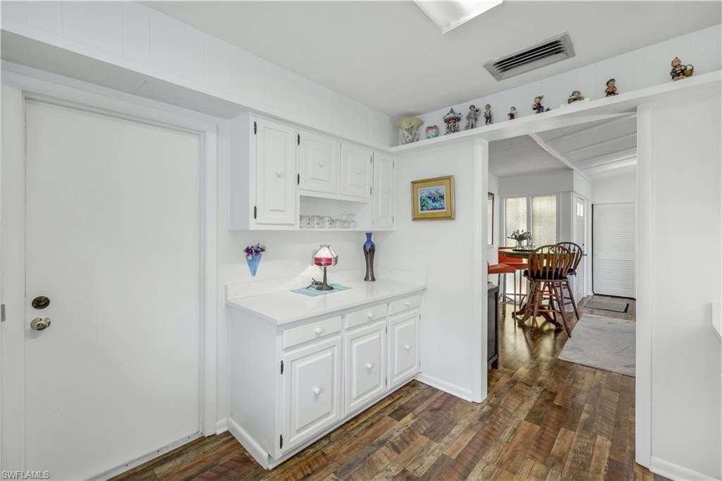 1382 Jamaica Rd - Photo 7 of 27