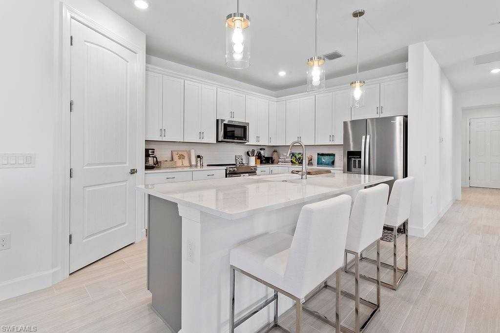 5939 Gala Dr - Photo 4 of 35