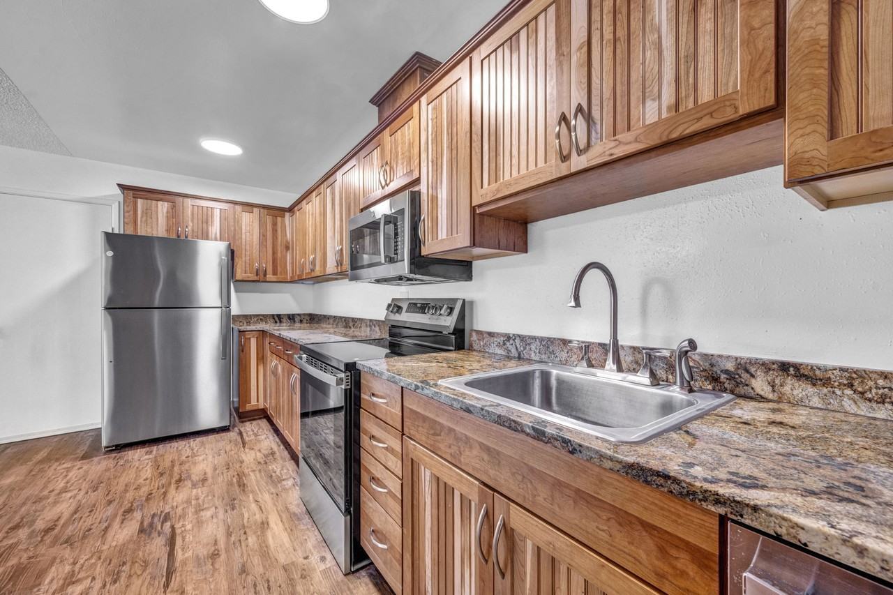 York Way 1640 - Photo 3 of 27