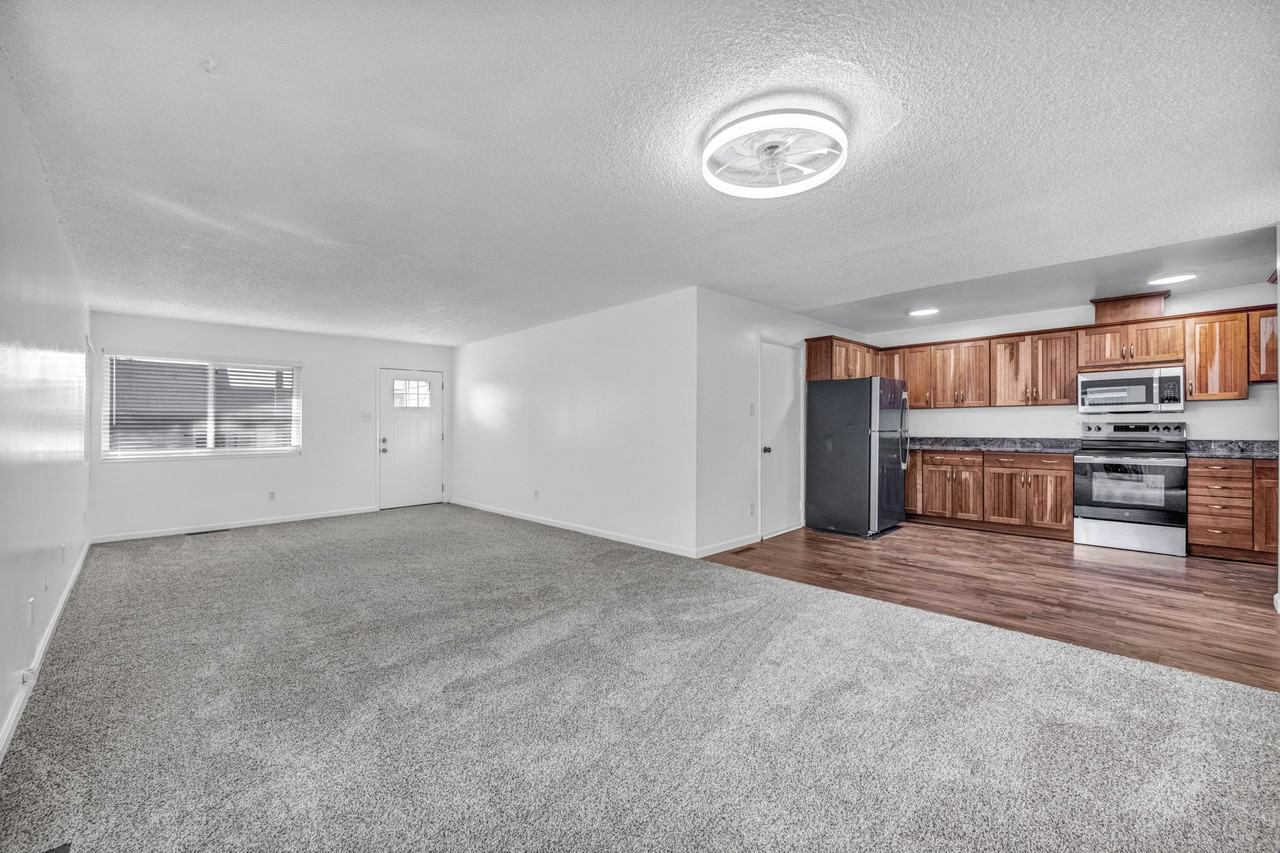 York Way 1640 - Photo 6 of 27