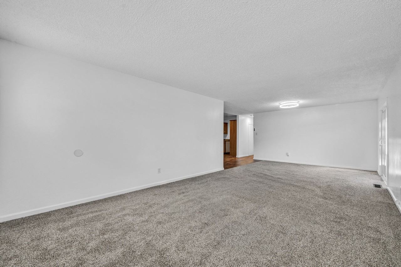 York Way 1640 - Photo 7 of 27