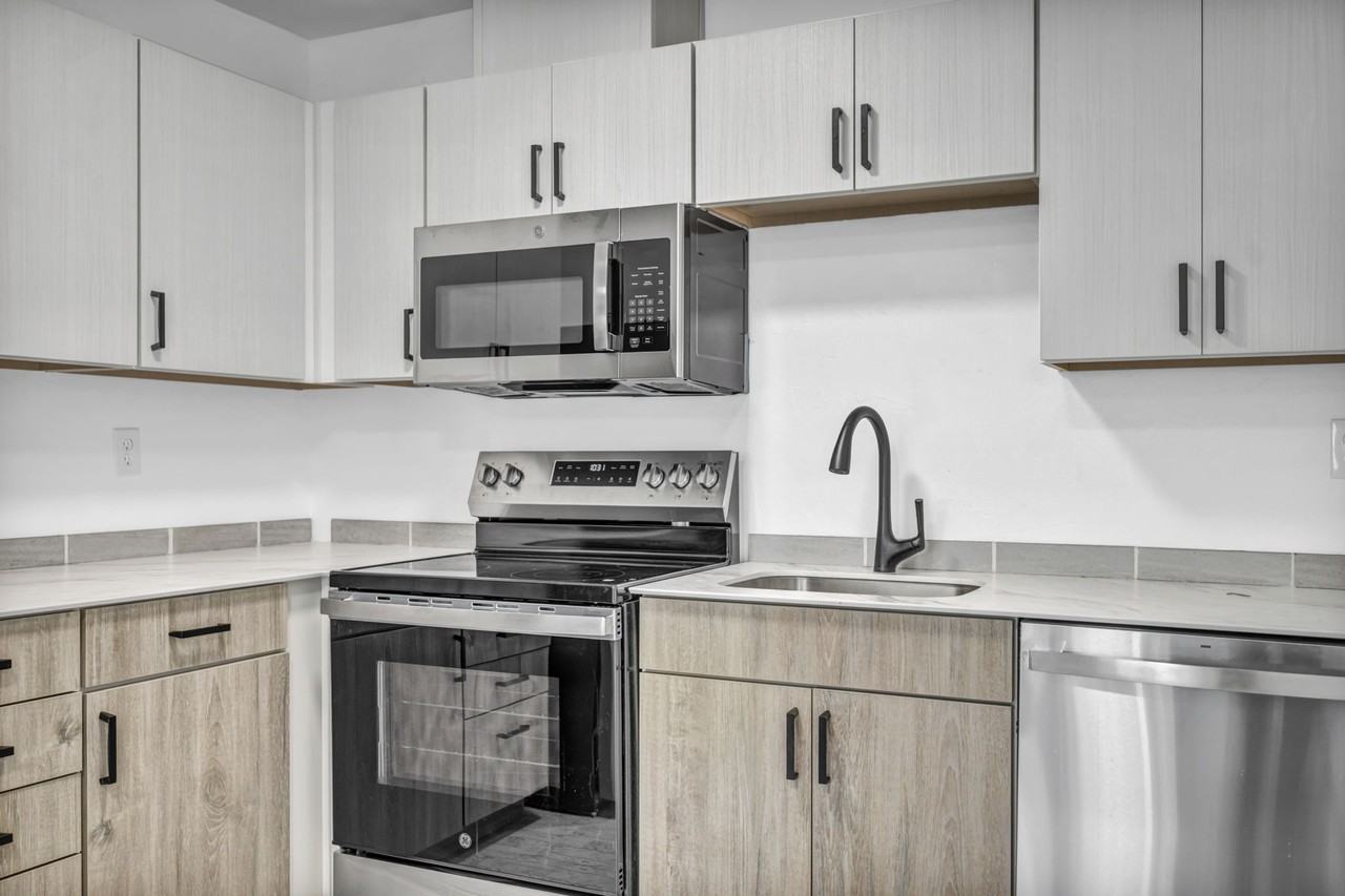 York Way 1642 - Photo 5 of 28