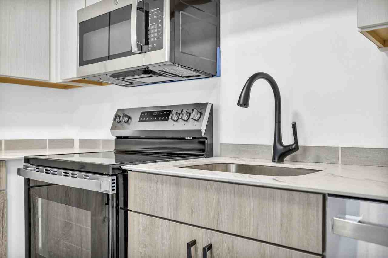 York Way 1642 - Photo 6 of 28