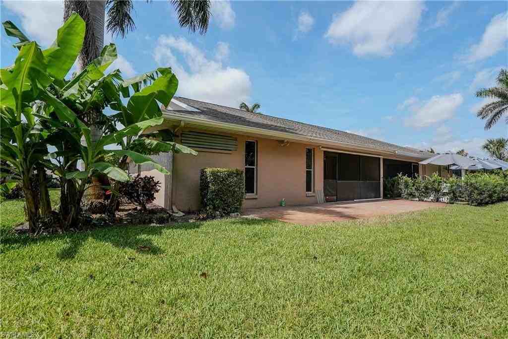 430 Saint Andrews Blvd Unit 6 #6 - Photo 3 of 27