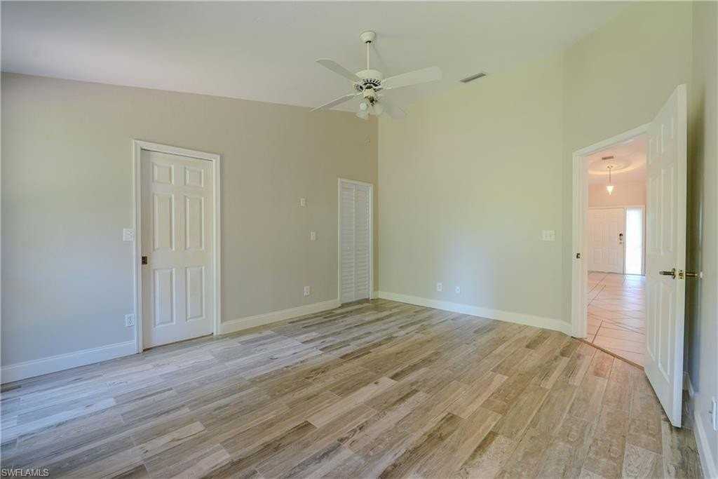 430 Saint Andrews Blvd Unit 6 #6 - Photo 7 of 27