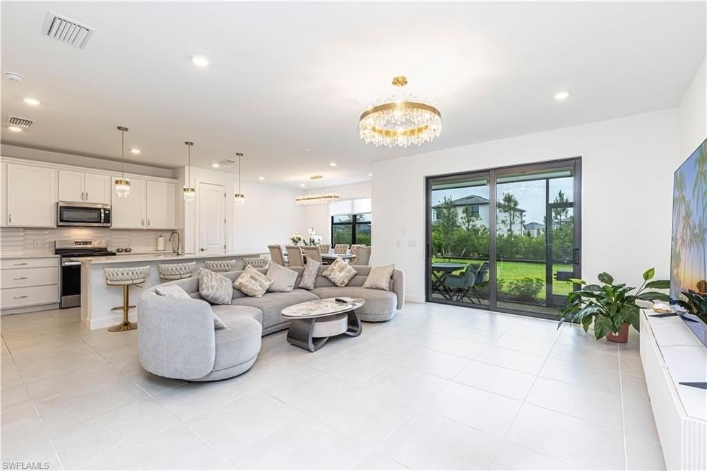 1854 Mesa Ln - Photo 5 of 25