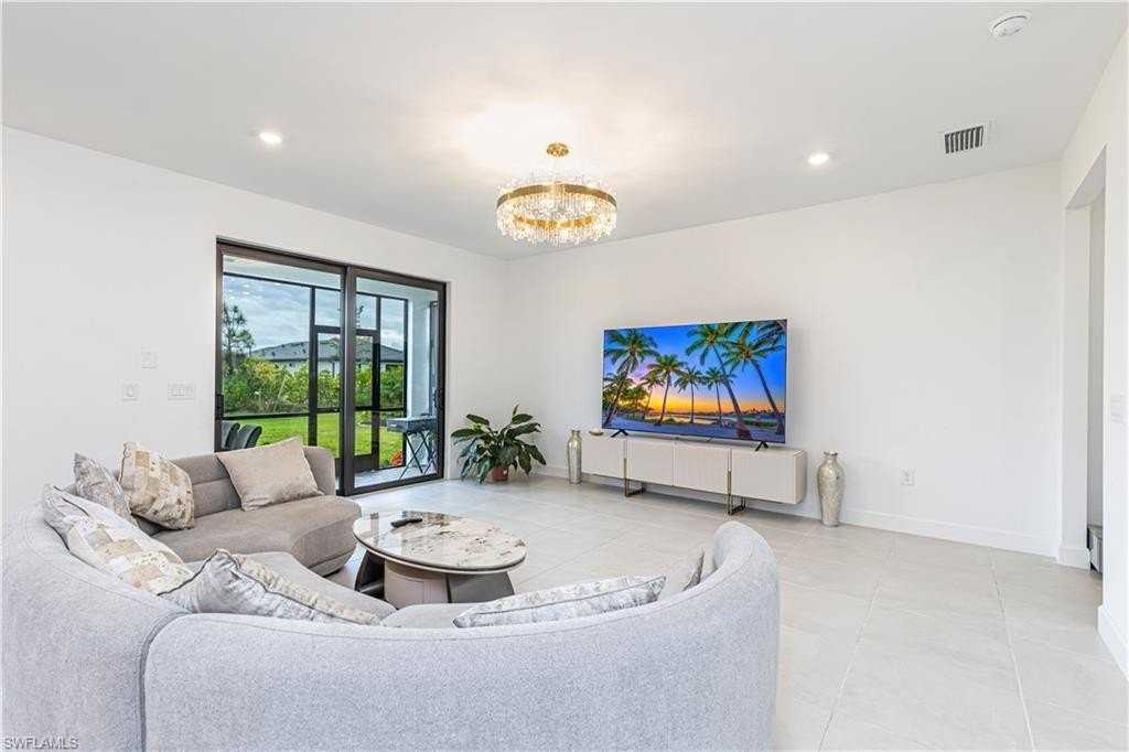 1854 Mesa Ln - Photo 7 of 25