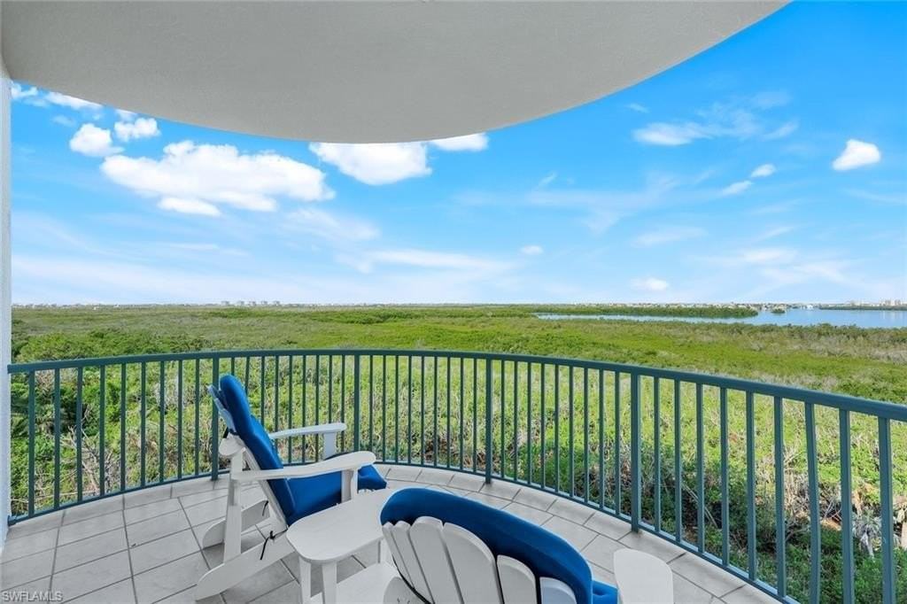 4801 Island Pond Ct Unit 602 #602 - Photo 5 of 29