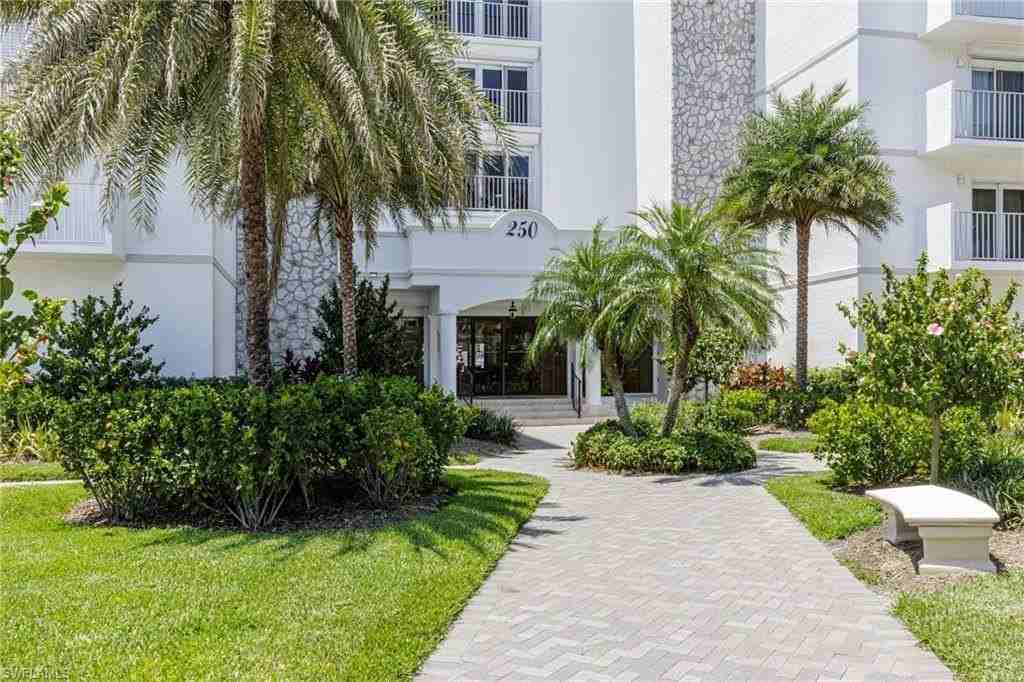 250 Park Shore Dr Apt 302 #302 - Photo 3 of 35