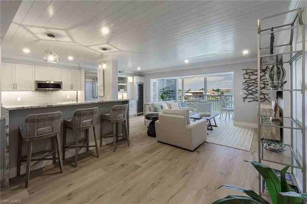 250 Park Shore Dr Apt 302 #302 - Photo 5 of 35