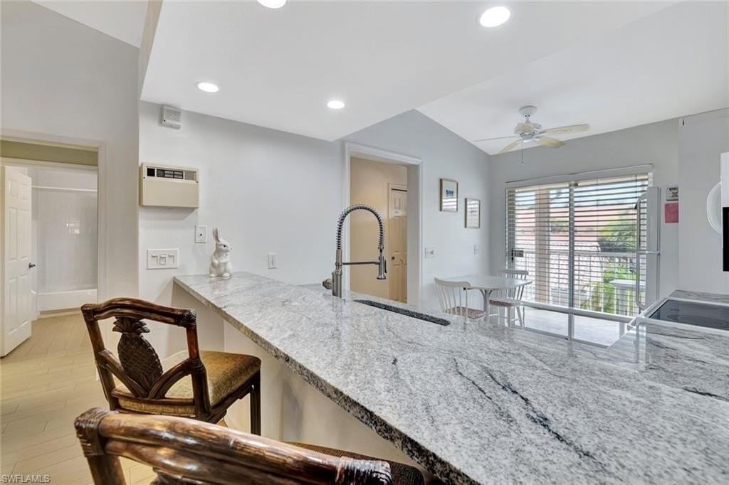 2420 Hidden Lake Dr Apt 1008 #1008 - Photo 7 of 34