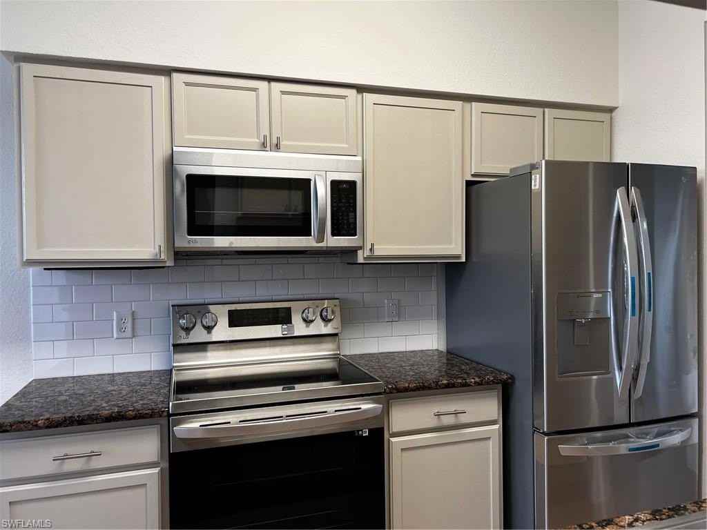 7925 Preserve Cir Apt 326 #326 - Photo 7 of 45