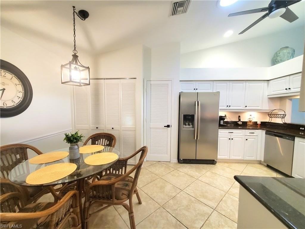 992 Marblehead Dr - Photo 4 of 50