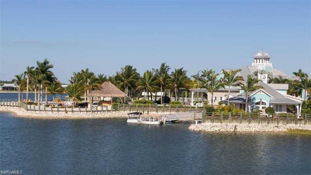 14827 Edgewater Cir - Photo 4 of 32