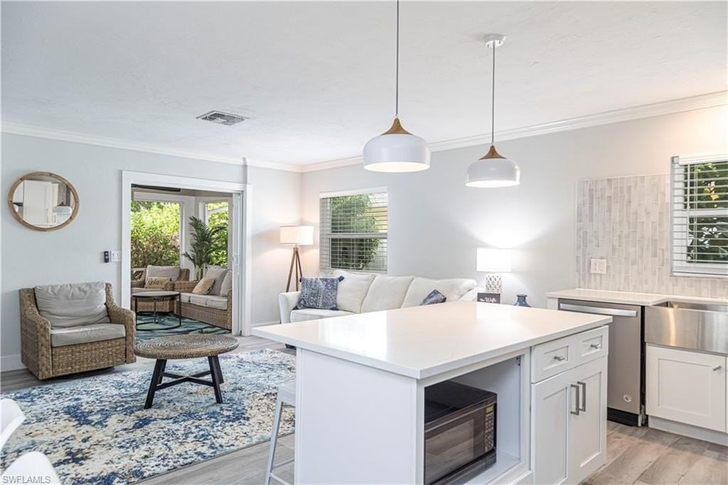 742 99th Ave N - Photo 3 of 25