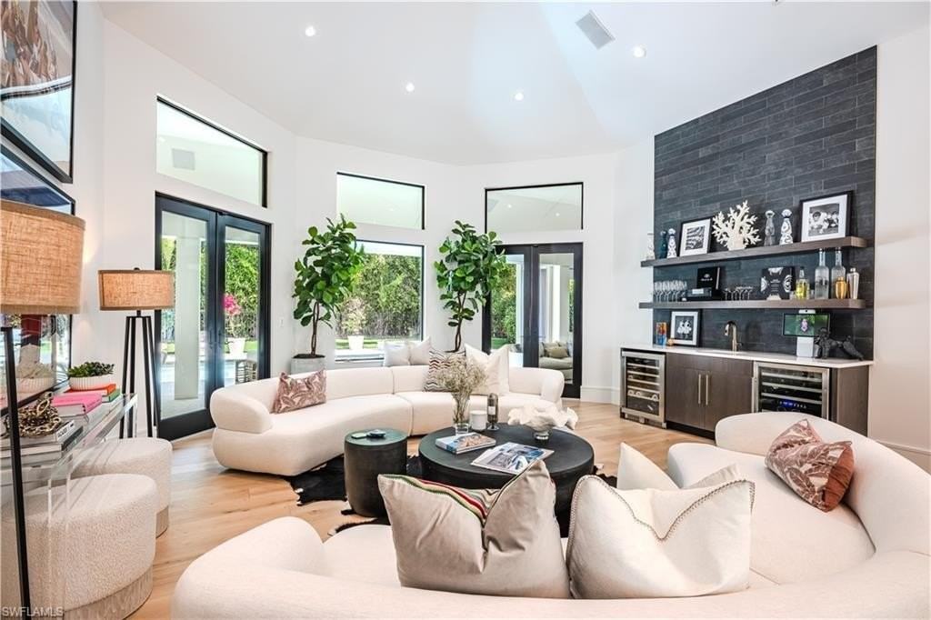 681 Katemore Ln - Photo 3 of 50