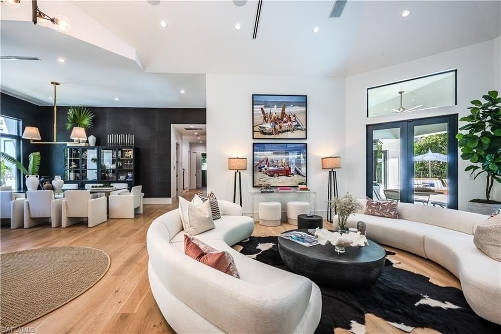 681 Katemore Ln - Photo 5 of 50