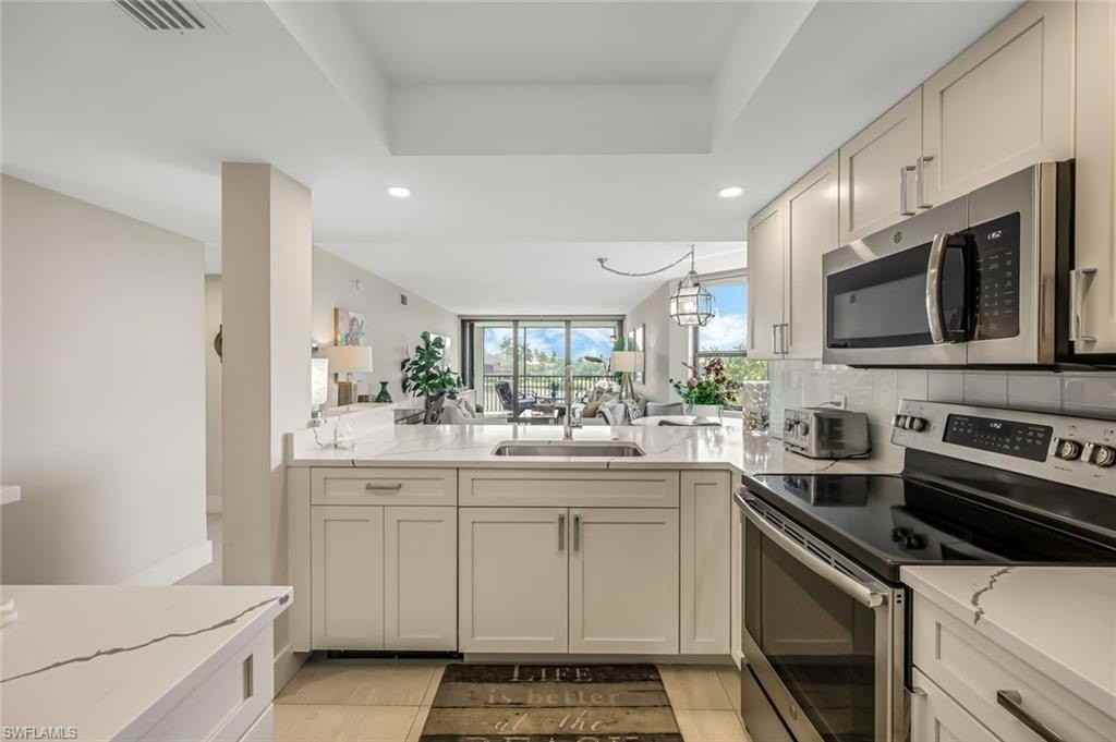 10562 Gulf Shore Dr Apt 202 #202 - Photo 7 of 18