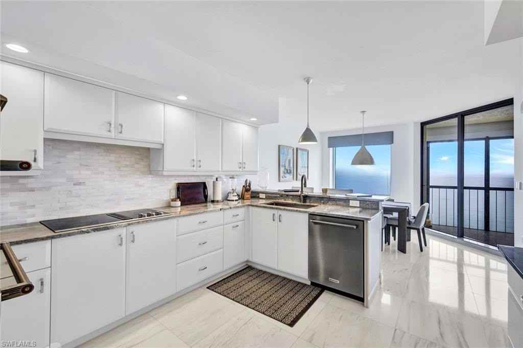 8171 Bay Colony Dr Apt 1502 #1502 - Photo 6 of 18